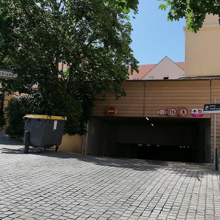 Le Manut, Charme Et Confort Dijon Exterior photo